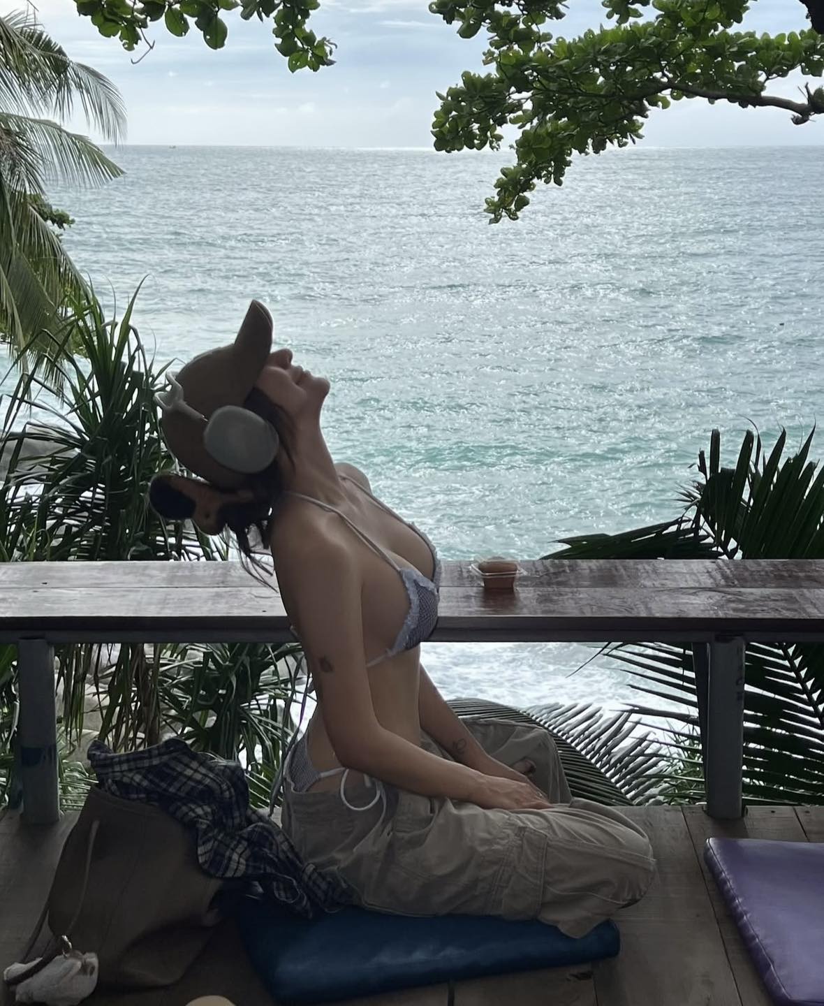 Relaxing bikini photo demo.